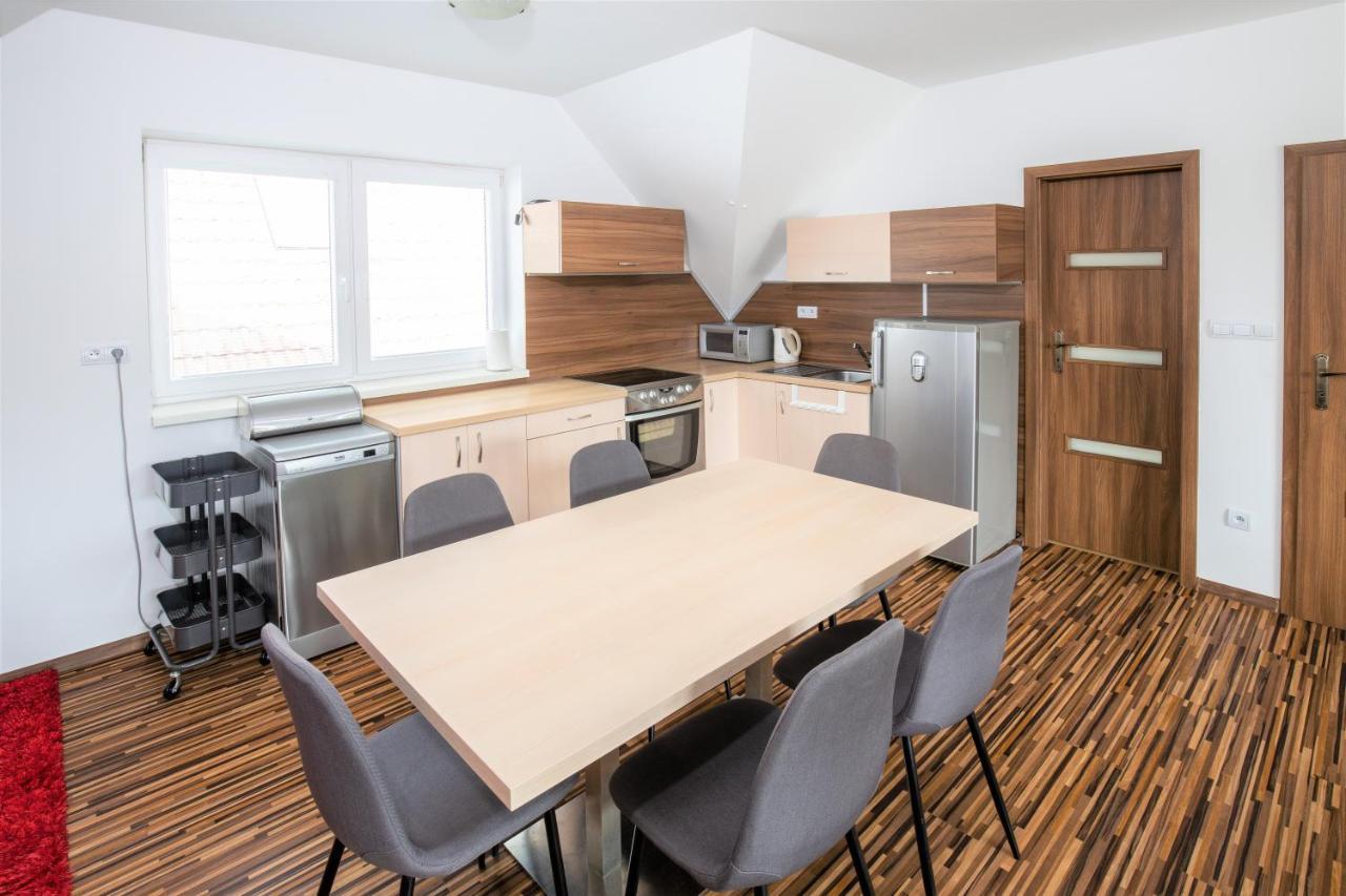 Rodinné apartmány Alex&Gregor Bešeňová Extérieur photo